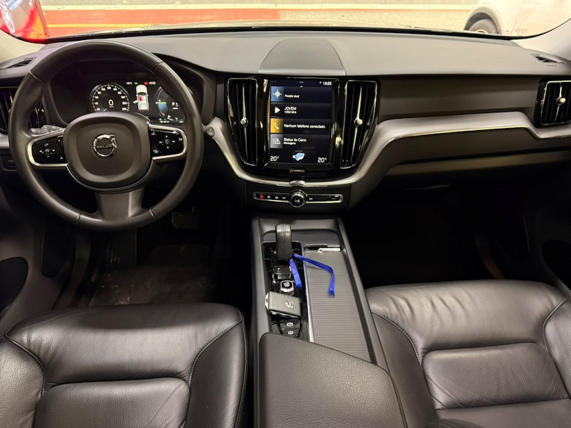 Foto do veículo VOLVO XC60 2.0 T8 HYBRID MOMENTUM AWD GEARTRONIC 2020 105.795 KM 162.777,00