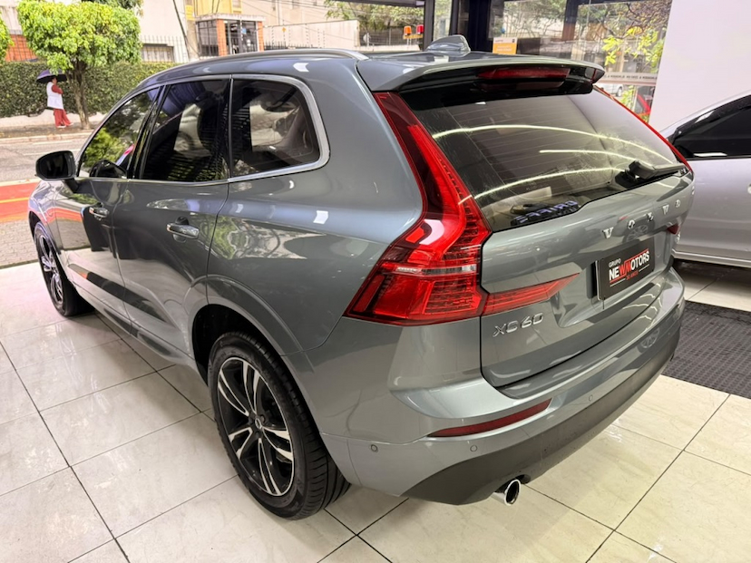 Foto do veículo VOLVO XC60 2.0 T8 HYBRID MOMENTUM AWD GEARTRONIC 2020 105.795 KM 162.777,00