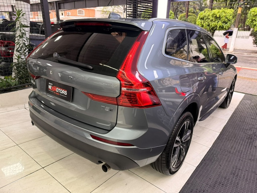 Foto do veículo VOLVO XC60 2.0 T8 HYBRID MOMENTUM AWD GEARTRONIC 2020 105.795 KM 162.777,00