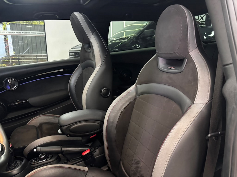 Foto do veículo MINI COOPER 2.0 16V TWINPOWER GASOLINA JOHN COOPER WORKS 2P STEPTRONIC 2024 37.129 KM 229.777,00