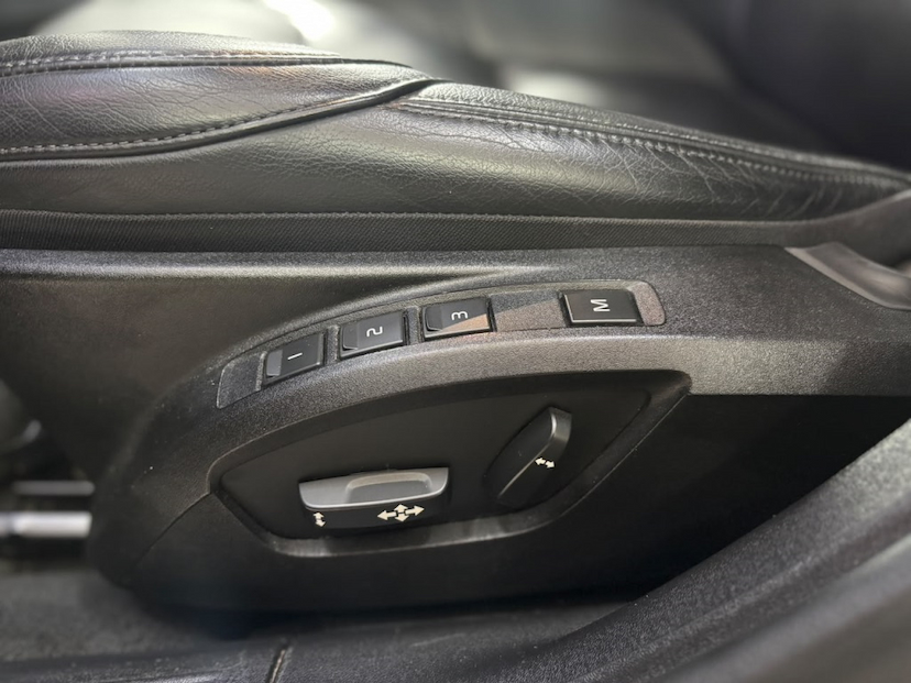 Foto do veículo VOLVO V40 2.0 T4 DYNAMIC TURBO GASOLINA 4P AUTOMÁTICO 2015 59.593 KM 89.777,00