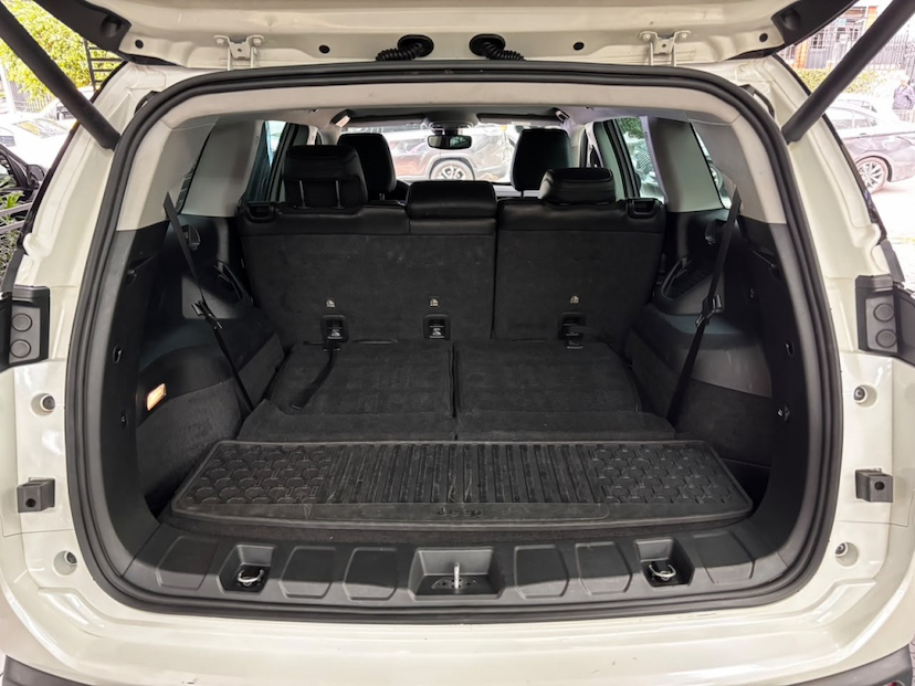 Foto do veículo JEEP COMMANDER 1.3 T270 TURBO FLEX LIMITED AT6 2022 32.463 KM 145.777,00