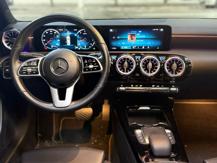 Foto do veículo MERCEDES-BENZ CLA 250 2.0 CGI GASOLINA 7G-DCT 2022 46.000 KM 215.777,00