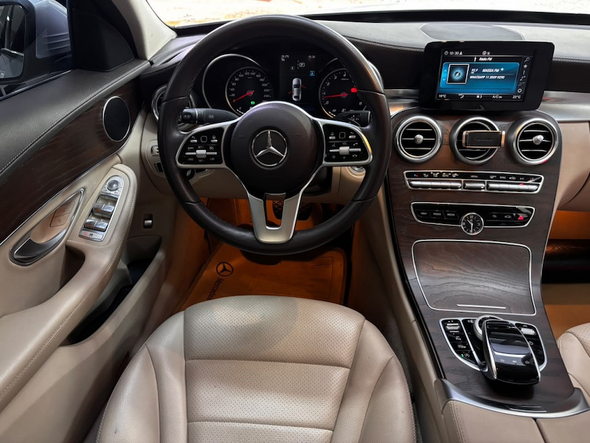 Foto do veículo MERCEDES-BENZ C 180 1.6 CGI FLEX EXCLUSIVE 9G-TRONIC 2018 48.812 KM 139.777,00