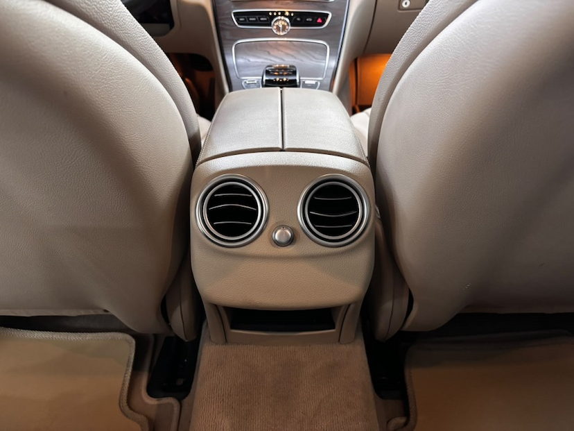 Foto do veículo MERCEDES-BENZ C 180 1.6 CGI FLEX EXCLUSIVE 9G-TRONIC 2018 48.812 KM 139.777,00