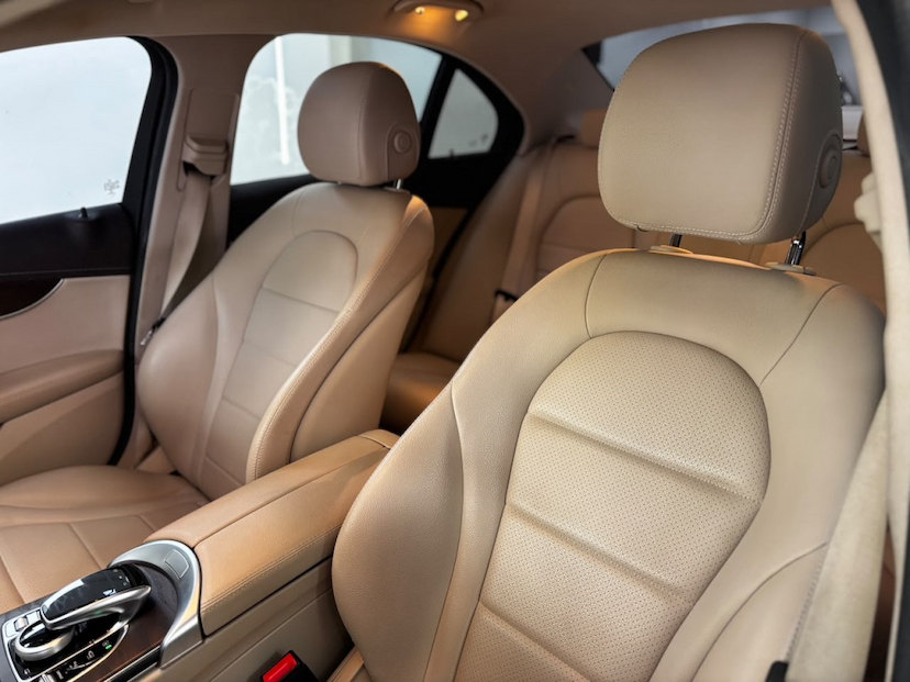 Foto do veículo MERCEDES-BENZ C 180 1.6 CGI FLEX EXCLUSIVE 9G-TRONIC 2018 48.812 KM 139.777,00