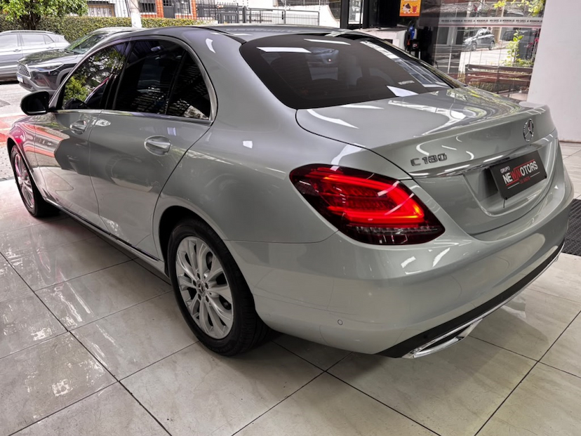 Foto do veículo MERCEDES-BENZ C 180 1.6 CGI FLEX EXCLUSIVE 9G-TRONIC 2018 48.812 KM 139.777,00