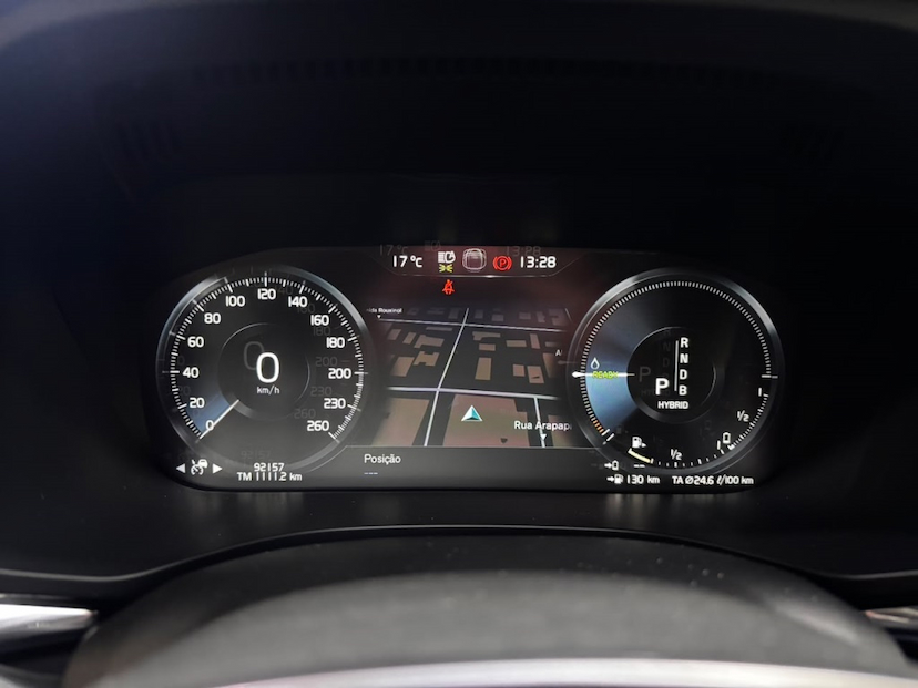 Foto do veículo VOLVO XC60 2.0 T8 HYBRID R-DESIGN AWD GEARTRONIC 2019 91.116 KM 177.777,00