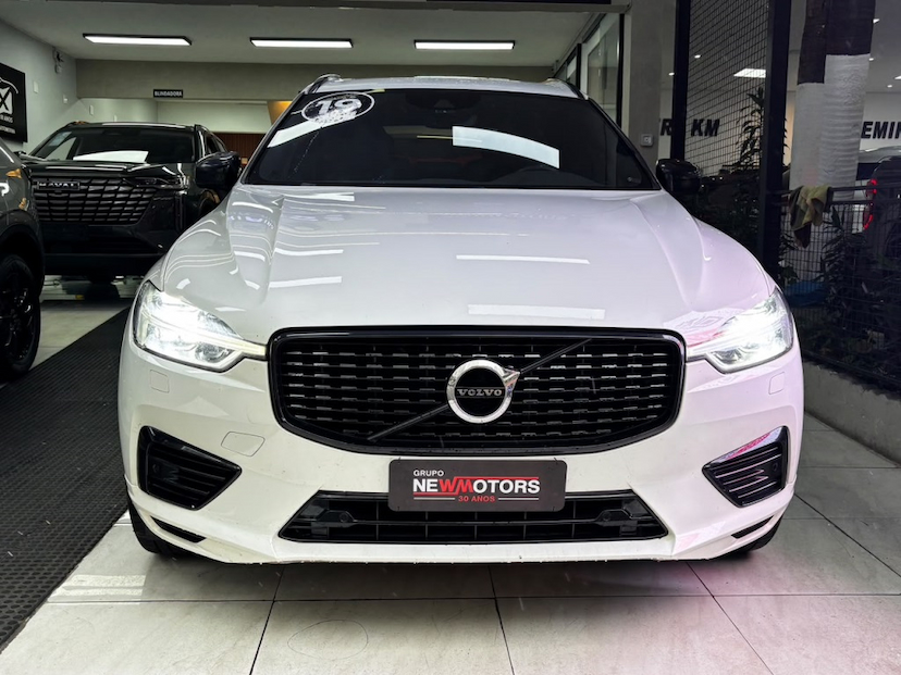 Foto do veículo VOLVO XC60 2.0 T8 HYBRID R-DESIGN AWD GEARTRONIC 2019 91.116 KM 177.777,00
