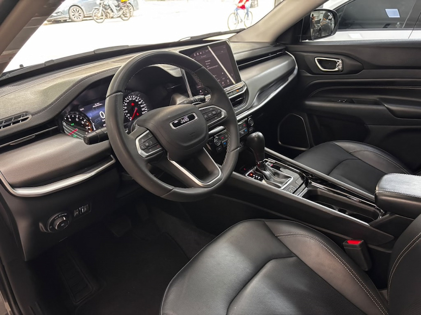 Foto do veículo JEEP COMPASS 1.3 T270 TURBO FLEX LONGITUDE AT6 2023 45.347 KM 114.777,00