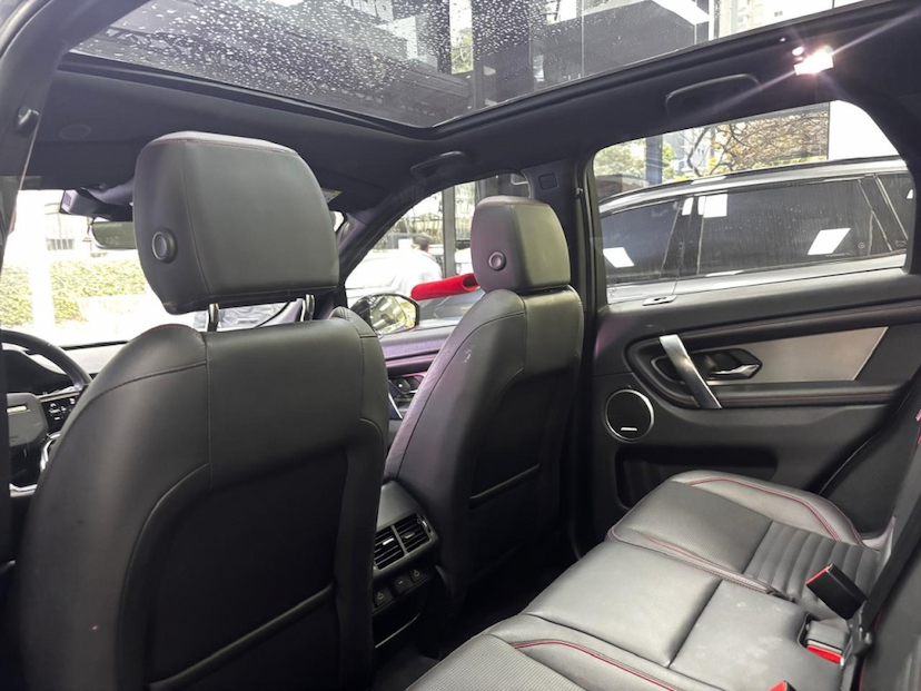 Foto do veículo LAND ROVER DISCOVERY SPORT 2.0 P250 TURBO FLEX SE AUTOMÁTICO 2023 32.339 KM 233.777,00
