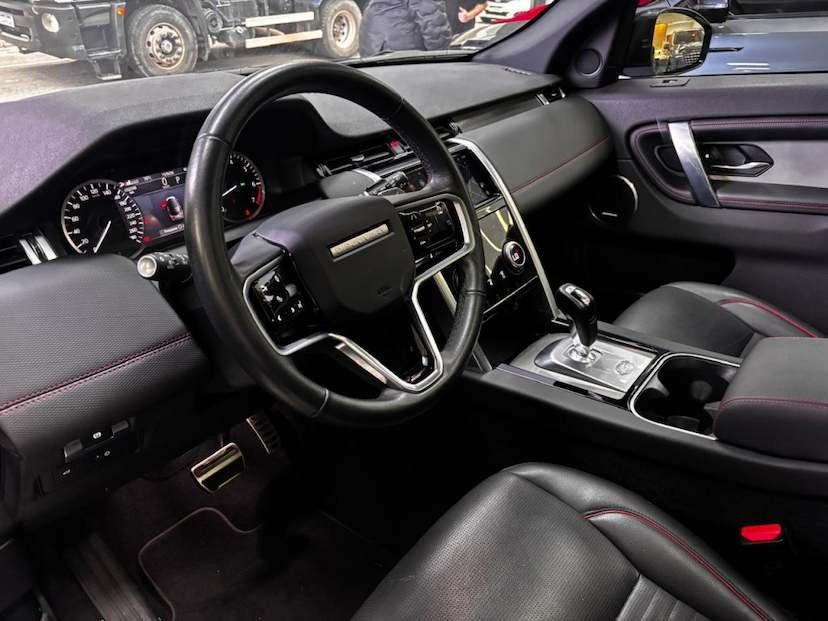 Foto do veículo LAND ROVER DISCOVERY SPORT 2.0 P250 TURBO FLEX SE AUTOMÁTICO 2023 32.339 KM 233.777,00