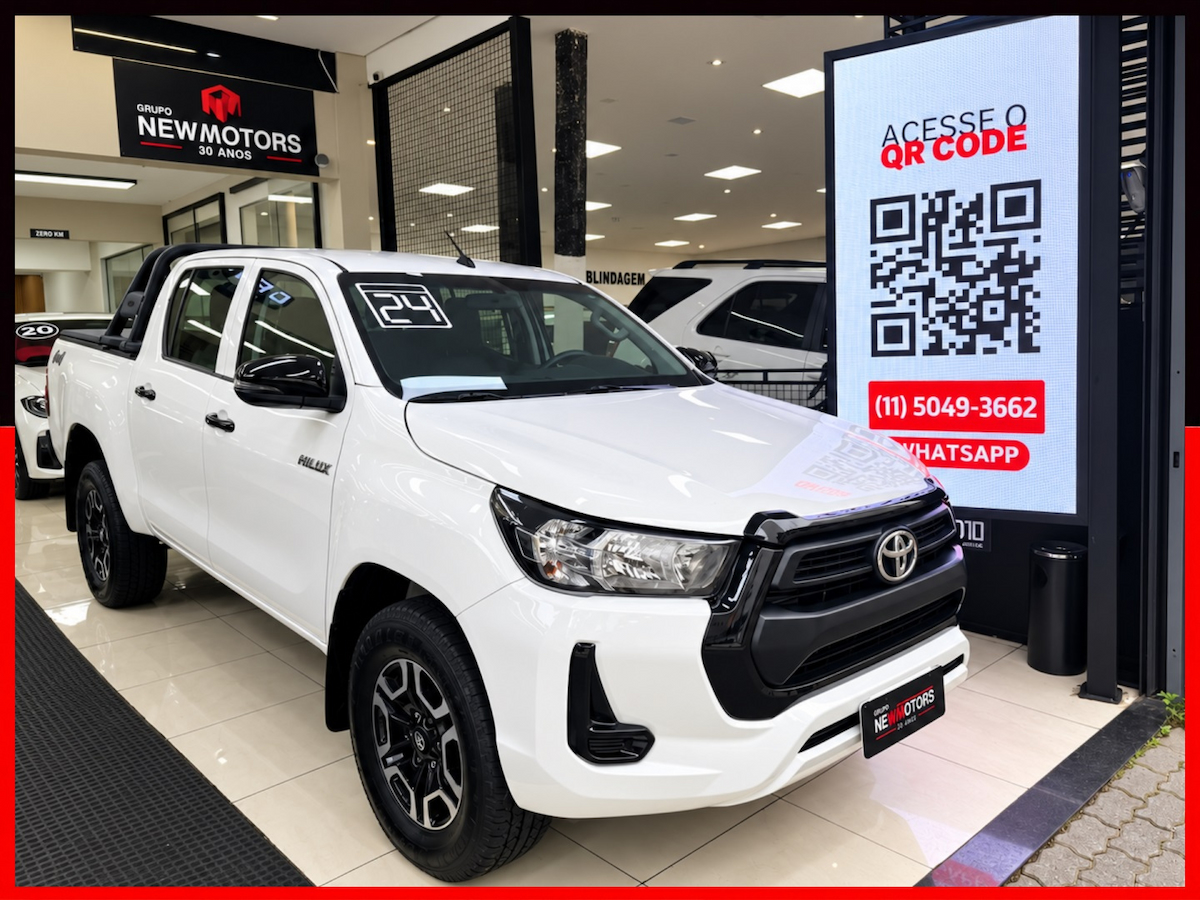 Foto do veículo TOYOTA HILUX 2.8 D-4D TURBO DIESEL CD POWER PACK 4X4 MANUAL 2023/2024 58.400 KM R$ 189.777,00