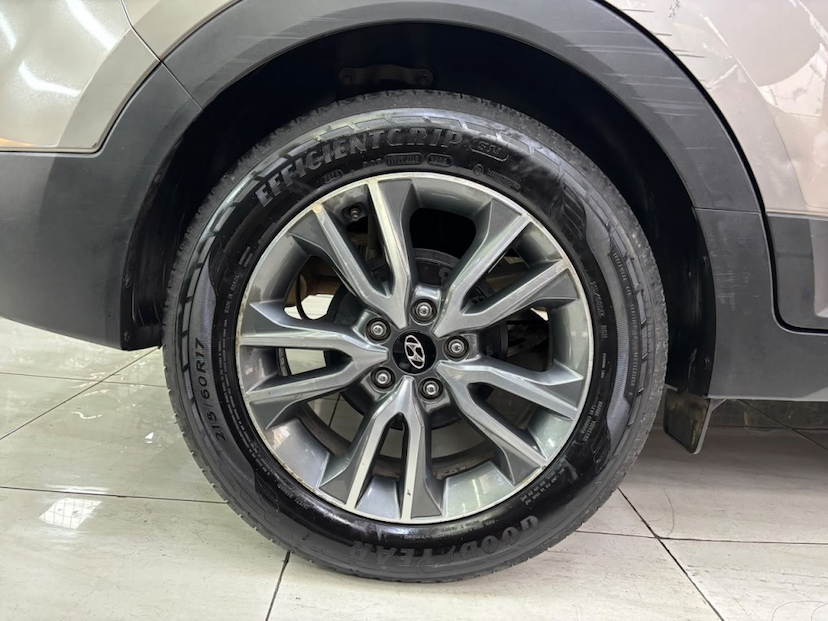 Foto do veículo HYUNDAI CRETA 2.0 16V FLEX PRESTIGE AUTOMÁTICO 2019 70.290 KM 92.777,00