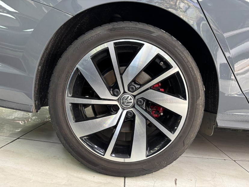 Foto do veículo VOLKSWAGEN JETTA 2.0 350 TSI GASOLINA GLI DSG 2019 58.901 KM 153.777,00