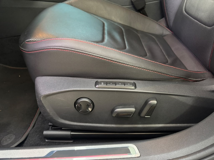 Foto do veículo VOLKSWAGEN JETTA 2.0 350 TSI GASOLINA GLI DSG 2019 58.901 KM 153.777,00