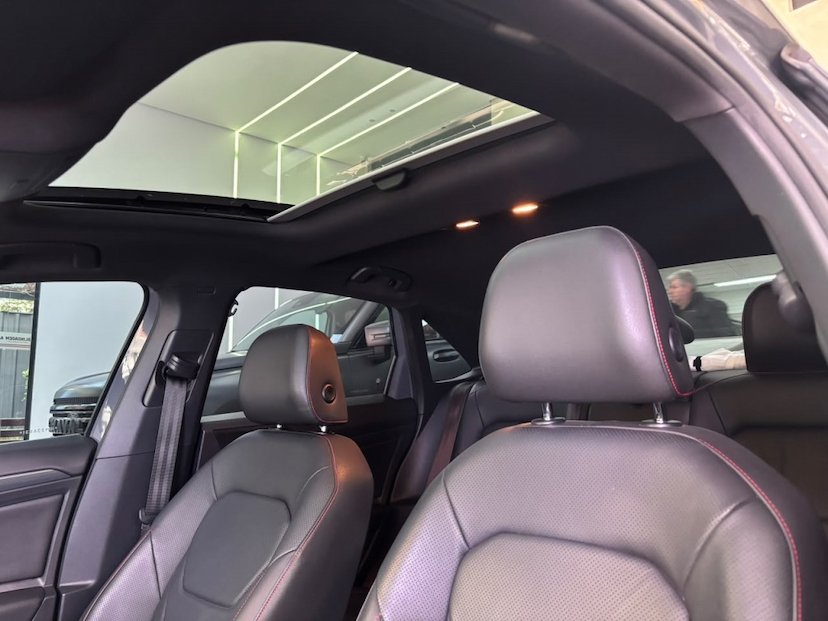 Foto do veículo VOLKSWAGEN JETTA 2.0 350 TSI GASOLINA GLI DSG 2019 58.901 KM 153.777,00