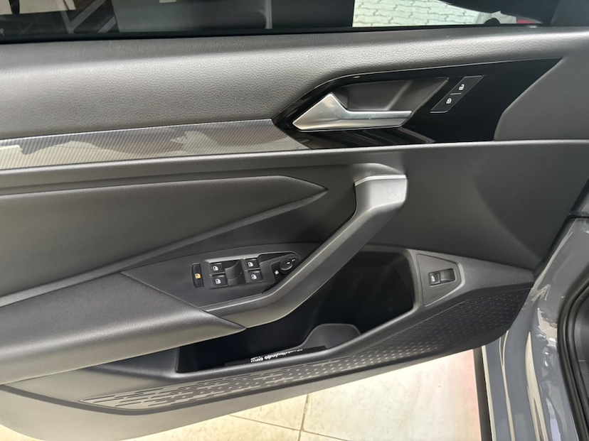 Foto do veículo VOLKSWAGEN JETTA 2.0 350 TSI GASOLINA GLI DSG 2019 58.901 KM 153.777,00