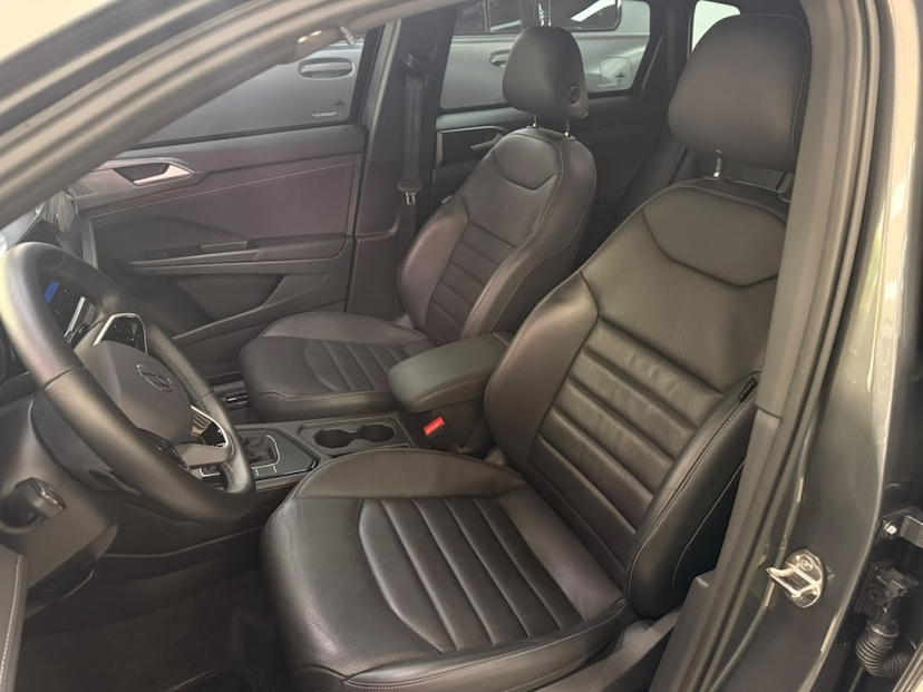 Foto do veículo VOLKSWAGEN TAOS 1.4 250 TSI TOTAL FLEX HIGHLINE AUTOMÁTICO 2024 15.000 KM 209.777,00