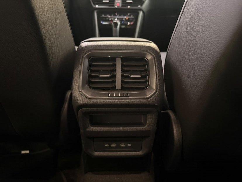 Foto do veículo VOLKSWAGEN TAOS 1.4 250 TSI TOTAL FLEX HIGHLINE AUTOMÁTICO 2024 15.000 KM 209.777,00