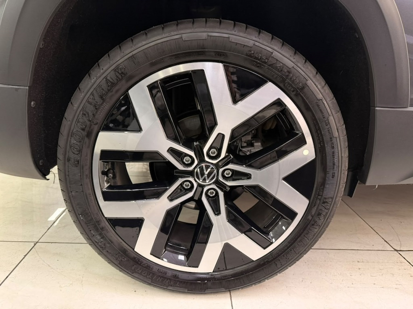 Foto do veículo VOLKSWAGEN TAOS 1.4 250 TSI TOTAL FLEX HIGHLINE AUTOMÁTICO 2024 15.000 KM 209.777,00