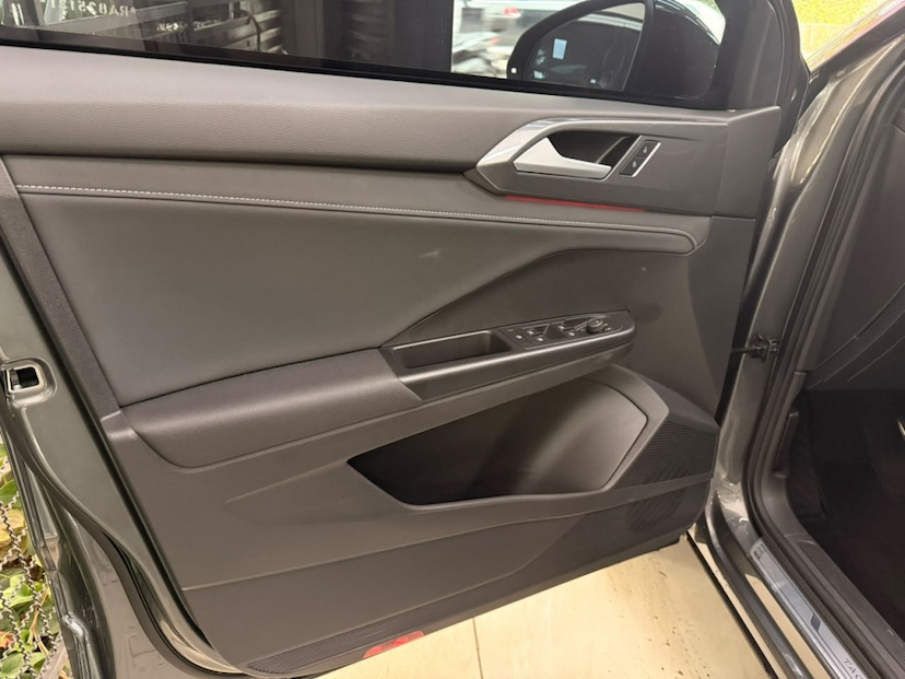 Foto do veículo VOLKSWAGEN TAOS 1.4 250 TSI TOTAL FLEX HIGHLINE AUTOMÁTICO 2024 15.000 KM 209.777,00