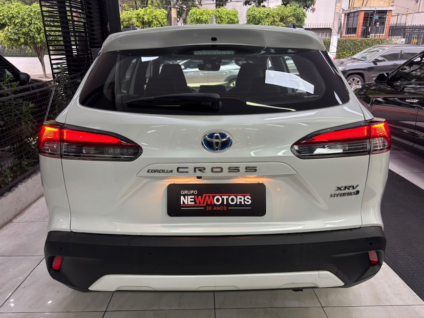 Foto do veículo TOYOTA COROLLA CROSS 1.8 VVT-I HYBRID FLEX XRV CVT 2024 60.732 KM 152.777,00