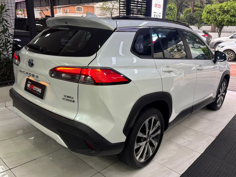 Foto do veículo TOYOTA COROLLA CROSS 1.8 VVT-I HYBRID FLEX XRV CVT 2024 60.732 KM 152.777,00