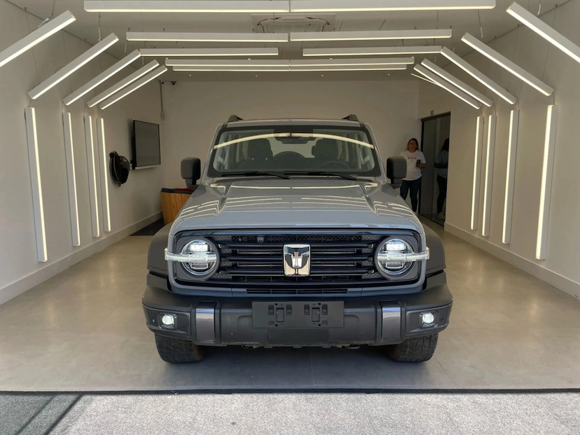 Foto do veículo GWM TANK 300 2.0 HI4-T PHEV 4X4 9HAT FLEX 2027 0 KM 399.900,00