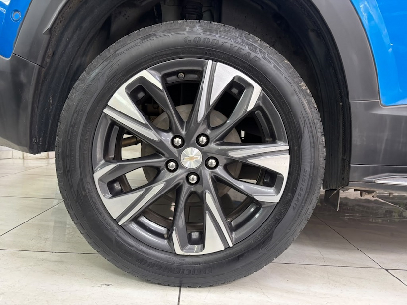 Foto do veículo CHEVROLET TRACKER 1.2 TURBO FLEX PREMIER AUTOMÁTICO 2020 83.676 KM 96.777,00