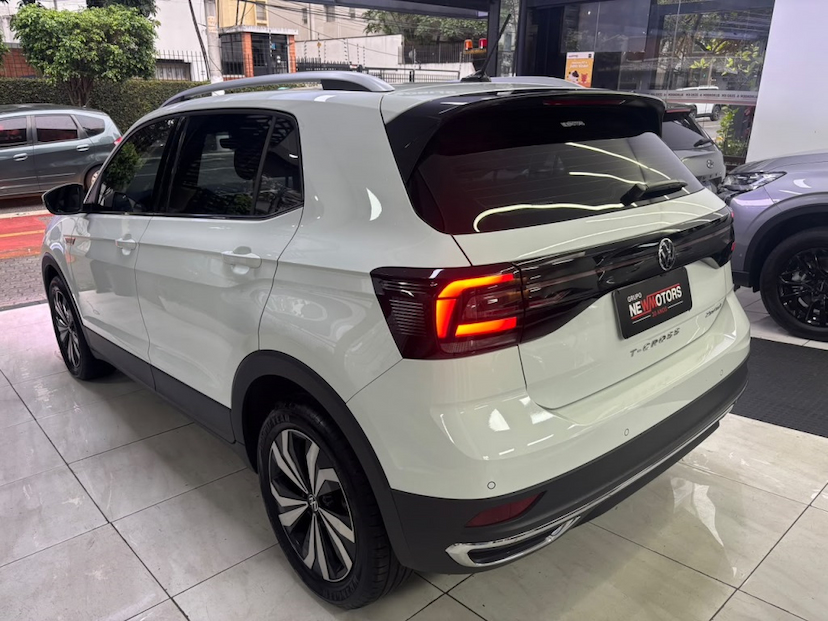Foto do veículo VOLKSWAGEN T-CROSS 1.4 250 TSI TOTAL FLEX HIGHLINE AUTOMÁTICO 2022 26.130 KM 119.777,00