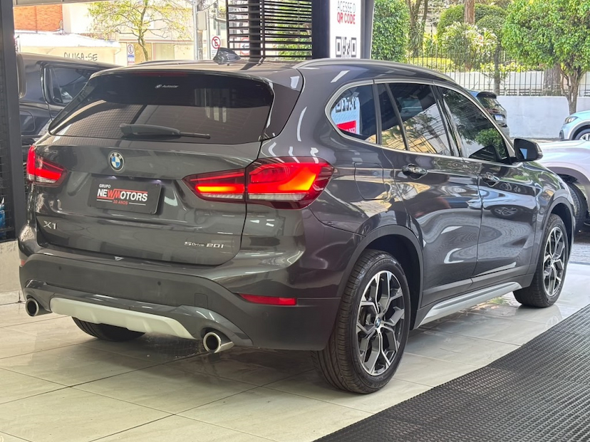 Foto do veículo BMW X1 2.0 16V TURBO ACTIVEFLEX SDRIVE20I X-LINE PLUS 4P AUTOMÁTICO 2022 43.465 KM 178.777,00