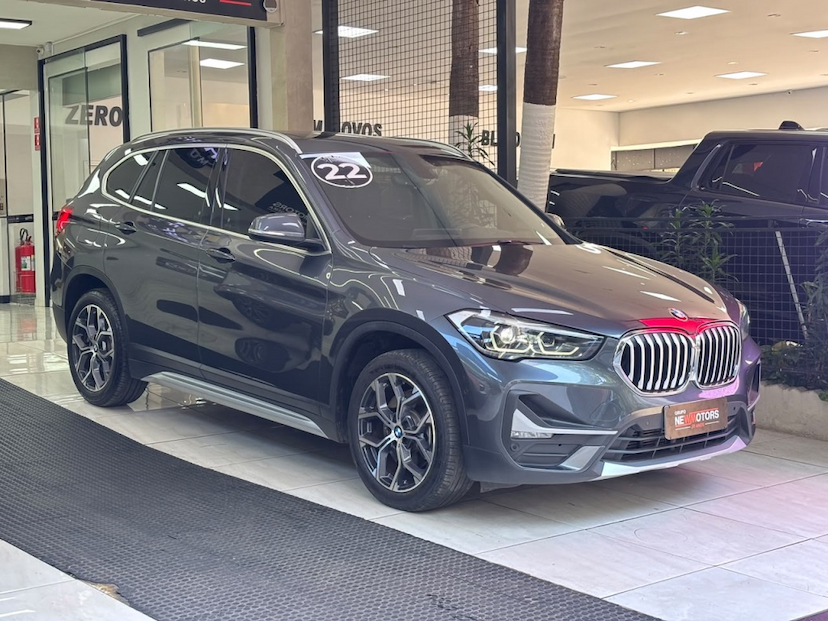 Foto do veículo BMW X1 2.0 16V TURBO ACTIVEFLEX SDRIVE20I X-LINE PLUS 4P AUTOMÁTICO 2022 43.465 KM 178.777,00