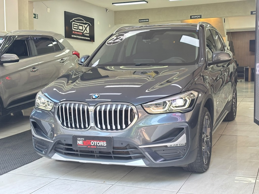 Foto do veículo BMW X1 2.0 16V TURBO ACTIVEFLEX SDRIVE20I X-LINE PLUS 4P AUTOMÁTICO 2022 43.465 KM 178.777,00