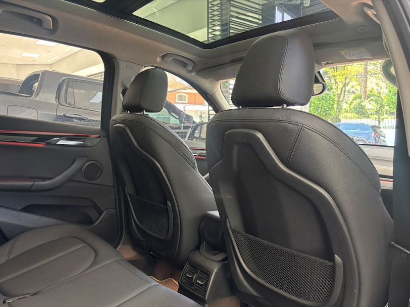 Foto do veículo BMW X1 2.0 16V TURBO ACTIVEFLEX SDRIVE20I X-LINE PLUS 4P AUTOMÁTICO 2022 43.465 KM 178.777,00