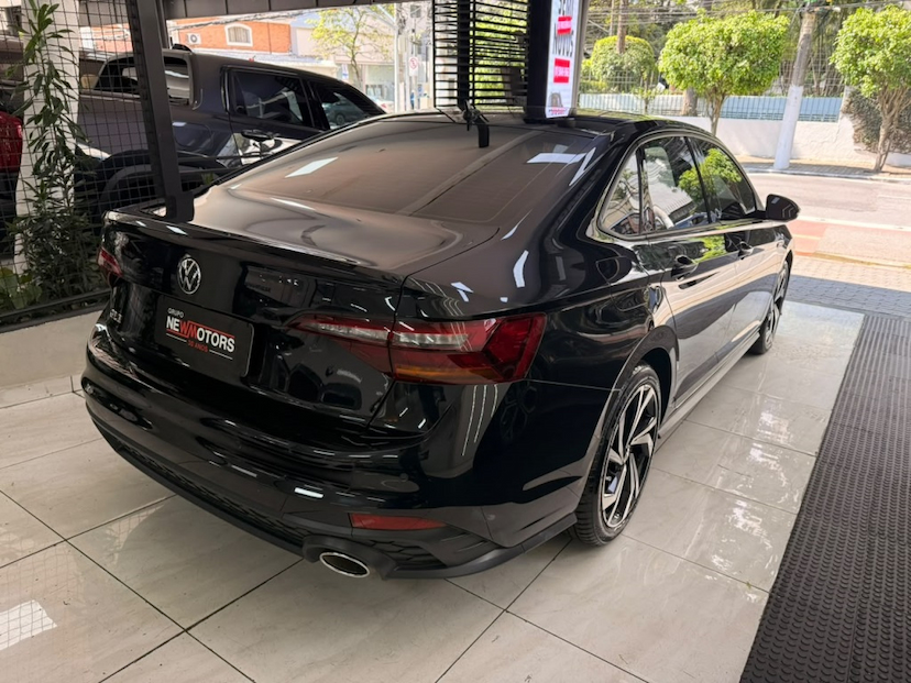 Foto do veículo VOLKSWAGEN JETTA 2.0 350 TSI GASOLINA GLI DSG 2023 40.285 KM 188.777,00