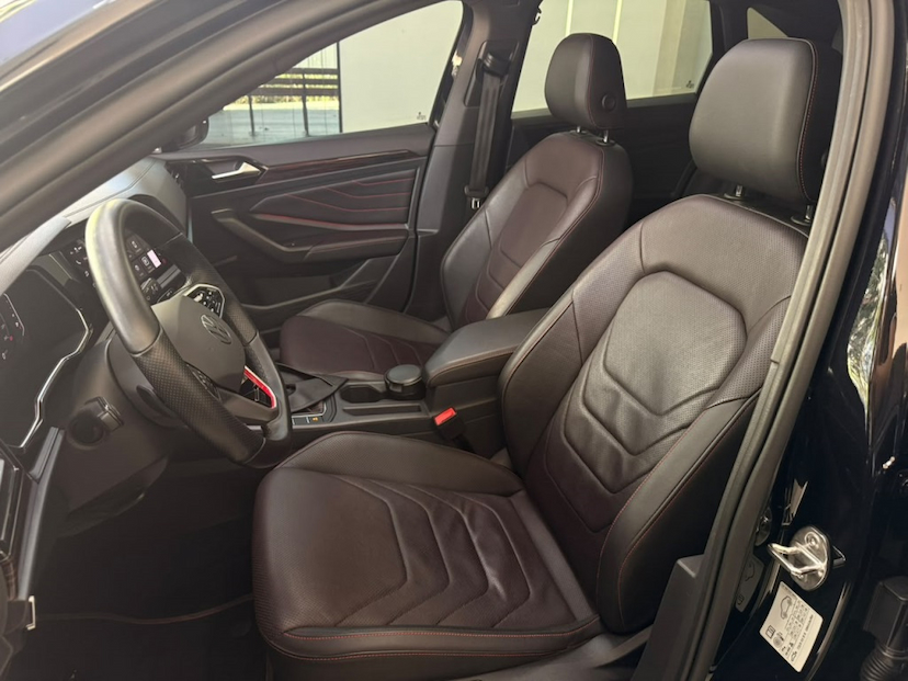 Foto do veículo VOLKSWAGEN JETTA 2.0 350 TSI GASOLINA GLI DSG 2023 40.285 KM 188.777,00