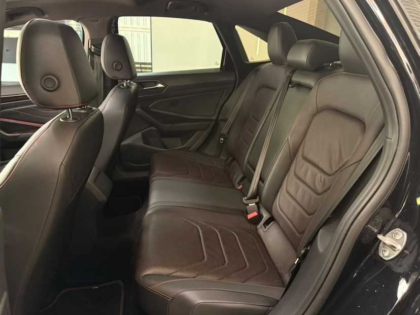Foto do veículo VOLKSWAGEN JETTA 2.0 350 TSI GASOLINA GLI DSG 2023 40.285 KM 188.777,00
