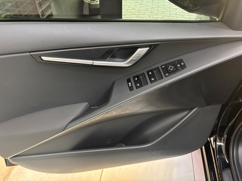 Foto do veículo KIA NIRO 1.6 GDI HEV SX PRESTIGE DCT 2024 48.097 KM 153.777,00