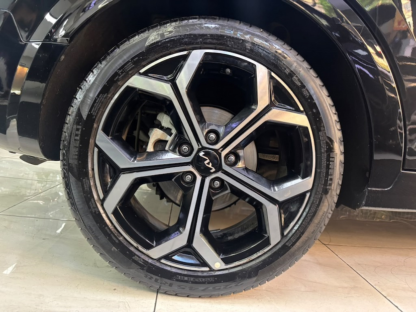 Foto do veículo KIA NIRO 1.6 GDI HEV SX PRESTIGE DCT 2024 48.097 KM 153.777,00