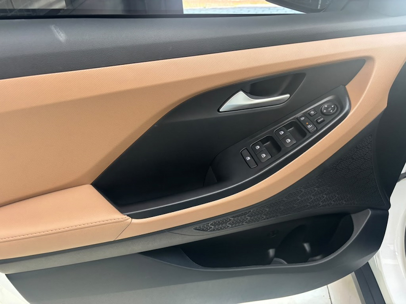 Foto do veículo HYUNDAI CRETA 1.0 TGDI FLEX PLATINUM AUTOMÁTICO 2027 219 KM 169.777,00
