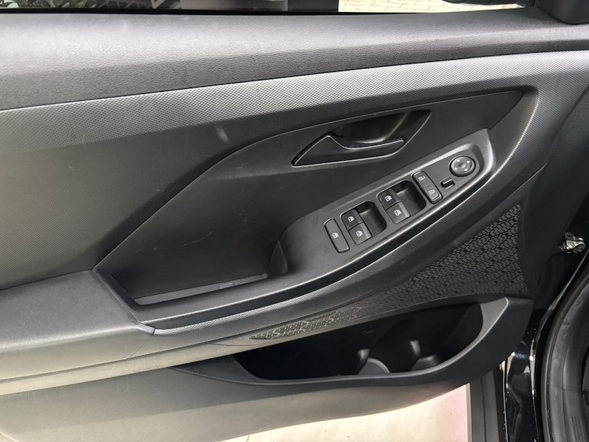 Foto do veículo HYUNDAI CRETA 1.0 TGDI FLEX COMFORT AUTOMÁTICO 2024 17.039 KM 118.777,00