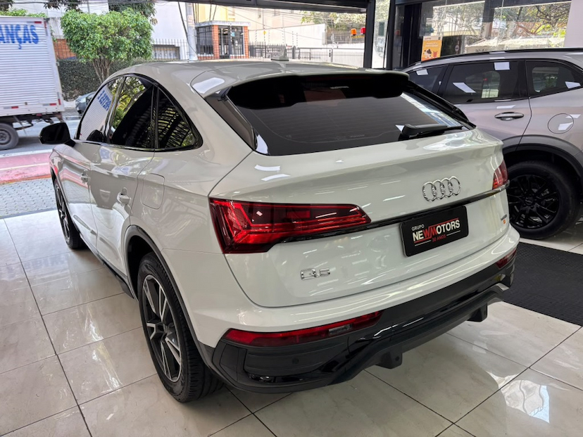 Foto do veículo AUDI Q5 2.0 55 TFSIE PHEV PERFORMANCE BLACK QUATTRO S TRONIC 2023 74.000 KM 269.777,00