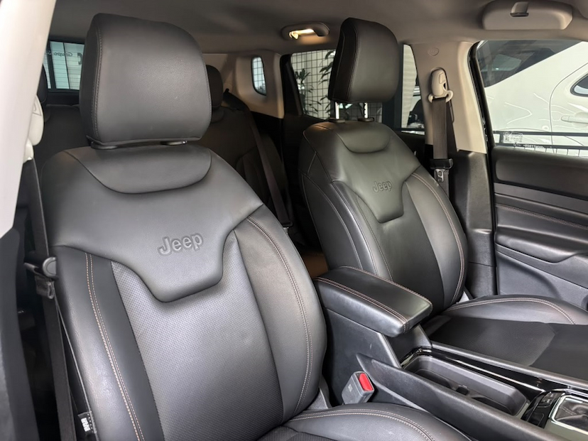Foto do veículo JEEP COMPASS 1.3 T270 TURBO FLEX LIMITED AT6 2024 40.482 KM 137.777,00