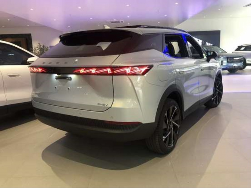 Foto do veículo OMODA 7 1.5 TGDI PHEV PRESTIGE DHT 2027 0 KM 278.900,00