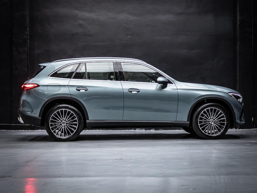 Foto do veículo MERCEDES-BENZ GLC 300 2.0 MHEV AMG LINE 4MATIC 9G-TRONIC 2026 0 KM 495.800,00