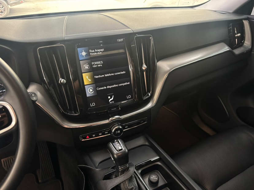 Foto do veículo VOLVO XC60 2.0 T5 GASOLINA MOMENTUM AWD GEARTRONIC 2019 89.402 KM 143.777,00