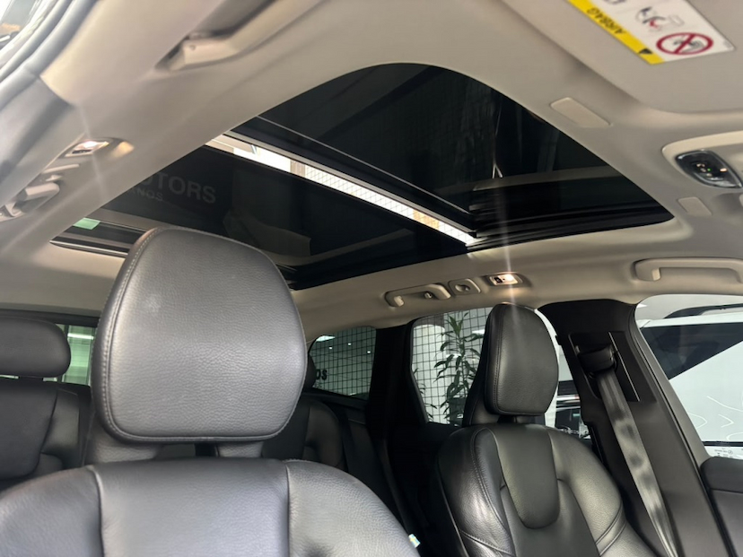 Foto do veículo VOLVO XC60 2.0 T5 GASOLINA MOMENTUM AWD GEARTRONIC 2019 89.402 KM 143.777,00