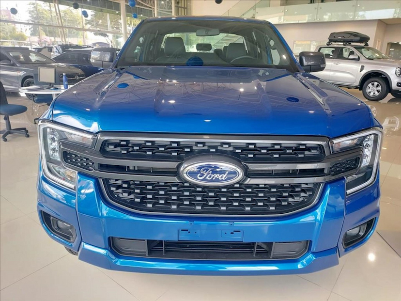 Foto do veículo FORD RANGER 2.0 TURBO DIESEL CD BLACK 4X2 AUTOMÁTICO 2027 0 KM 219.900,00