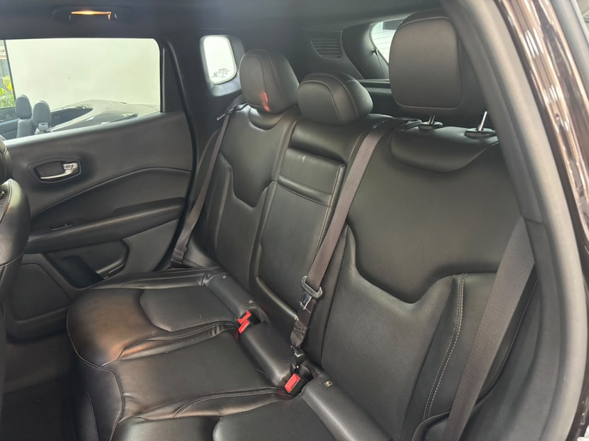Foto do veículo JEEP COMPASS 2.0 16V DIESEL LIMITED 4X4 AUTOMÁTICO 2021 68.238 KM 123.777,00